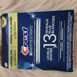 Brand New CREST 3D WHITESTRIPS DENTAL WHITENING KIT *NOTE*